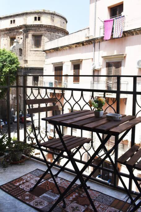 Appartamento Nel Centro Storico Di Palermo - Via Meli'S House Экстерьер фото