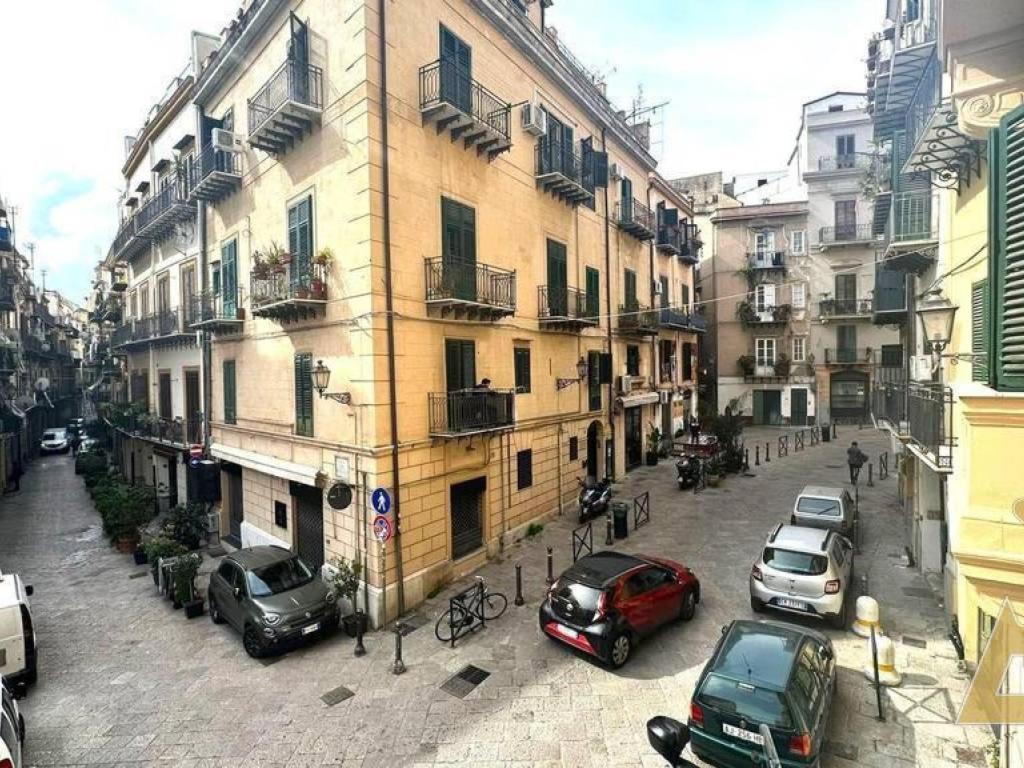 Appartamento Nel Centro Storico Di Palermo - Via Meli'S House Экстерьер фото